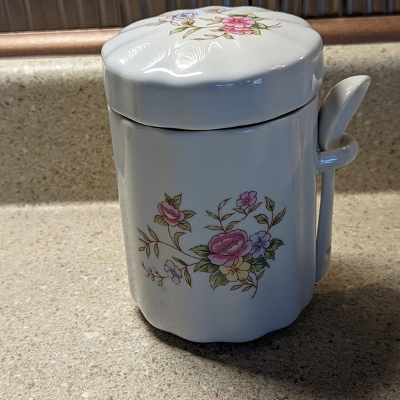 Vintage Tea Container - Picture 2 of 4